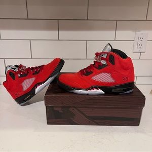 Jordan 5 Retro “Raging Bull”